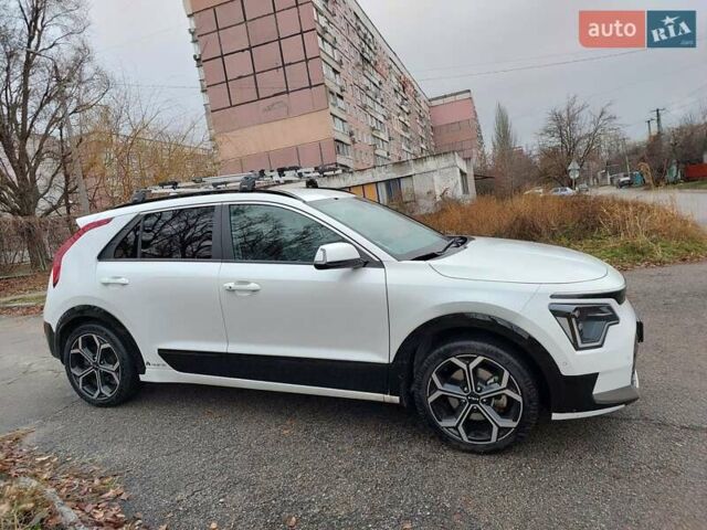 Білий Кіа Niro, об'ємом двигуна 0 л та пробігом 17 тис. км за 32000 $, фото 35 на Automoto.ua