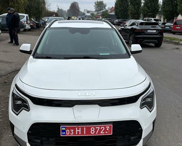 Киа Niro 2023 в Черкассах на Automoto.ua Белый Киа Niro, объемом двигателя 0 л и пробегом 81 тыс. км за 27400 $, фото 1 на Automoto.ua