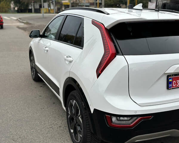 Киа Niro 2023 в Черкассах на Automoto.ua Белый Киа Niro, объемом двигателя 0 л и пробегом 81 тыс. км за 27400 $, фото 8 на Automoto.ua