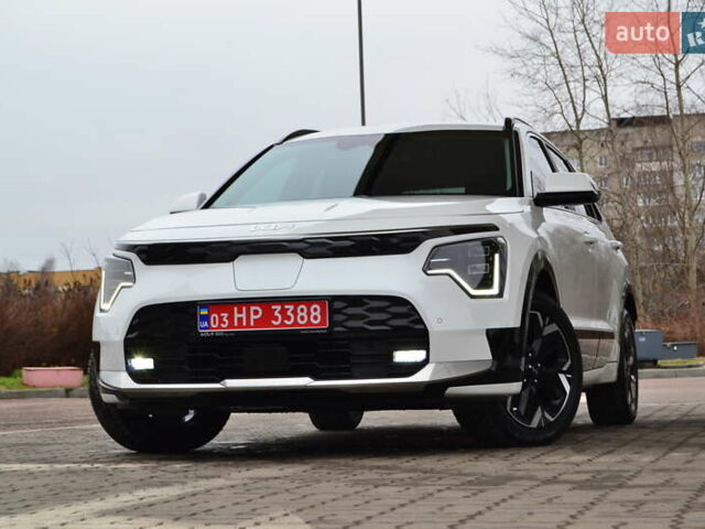 Белый Киа Niro, объемом двигателя 0 л и пробегом 33 тыс. км за 27999 $, фото 2 на Automoto.ua