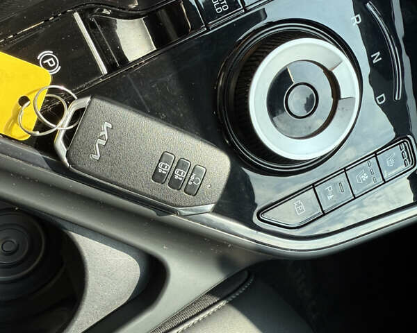 Киа Niro 2023 в Умани на Automoto.ua Белый Киа Niro, объемом двигателя 0 л и пробегом 83 тыс. км за 24600 $, фото 56 на Automoto.ua