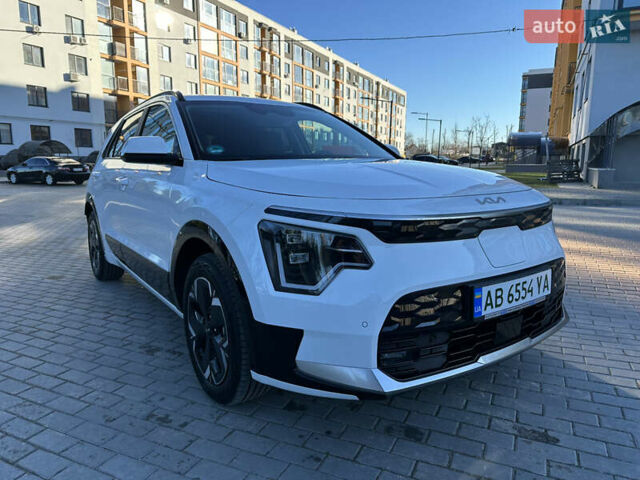 Білий Кіа Niro, об'ємом двигуна 0 л та пробігом 5 тис. км за 27980 $, фото 4 на Automoto.ua