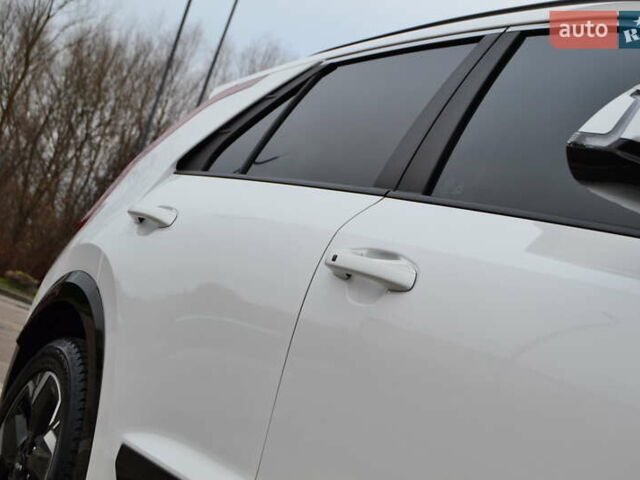 Белый Киа Niro, объемом двигателя 0 л и пробегом 33 тыс. км за 27999 $, фото 84 на Automoto.ua