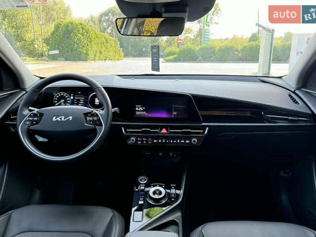 Білий Кіа Niro, об'ємом двигуна 0 л та пробігом 27 тис. км за 18700 $, фото 24 на Automoto.ua