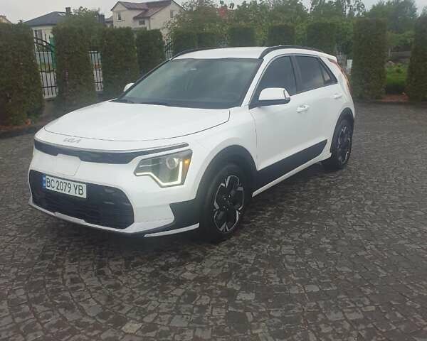 Білий Кіа Niro, об'ємом двигуна 0 л та пробігом 31 тис. км за 23500 $, фото 1 на Automoto.ua