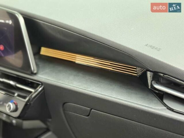 Белый Киа Niro, объемом двигателя 0 л и пробегом 86 тыс. км за 28955 $, фото 28 на Automoto.ua