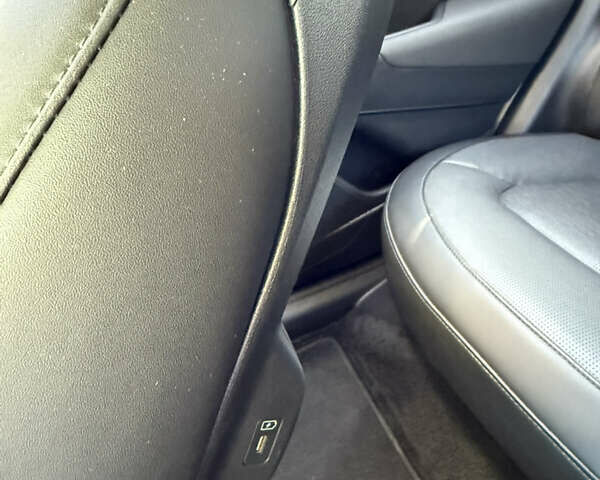 Киа Niro 2023 в Умани на Automoto.ua Белый Киа Niro, объемом двигателя 0 л и пробегом 83 тыс. км за 24600 $, фото 77 на Automoto.ua