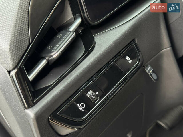 Білий Кіа Niro, об'ємом двигуна 0 л та пробігом 85 тис. км за 26899 $, фото 111 на Automoto.ua