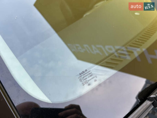 Белый Киа Niro, объемом двигателя 0 л и пробегом 120 тыс. км за 20000 $, фото 41 на Automoto.ua