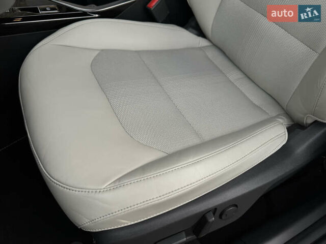 Білий Кіа Niro, об'ємом двигуна 0 л та пробігом 85 тис. км за 26899 $, фото 104 на Automoto.ua
