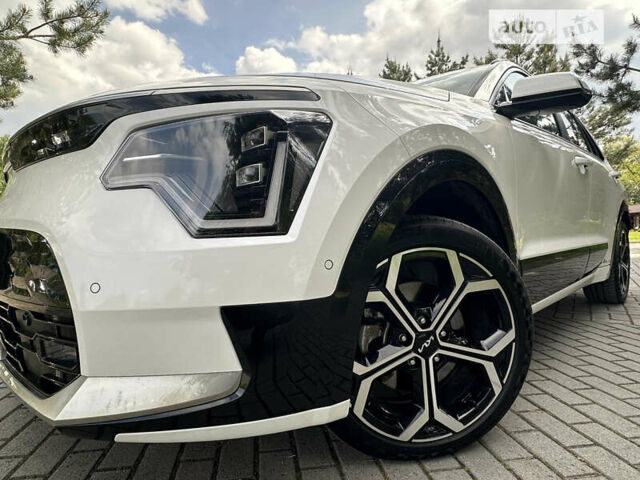 Білий Кіа Niro, об'ємом двигуна 0 л та пробігом 12 тис. км за 35990 $, фото 4 на Automoto.ua