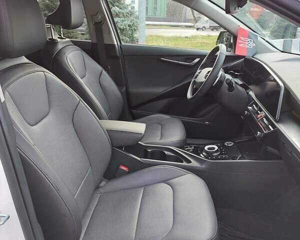Білий Кіа Niro, об'ємом двигуна 0 л та пробігом 17 тис. км за 32000 $, фото 12 на Automoto.ua