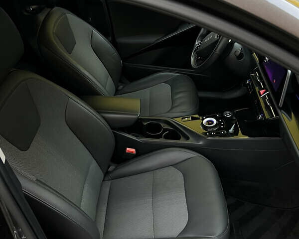 Белый Киа Niro, объемом двигателя 0 л и пробегом 120 тыс. км за 20000 $, фото 33 на Automoto.ua