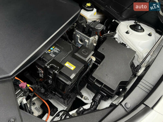 Білий Кіа Niro, об'ємом двигуна 0 л та пробігом 85 тис. км за 26899 $, фото 185 на Automoto.ua