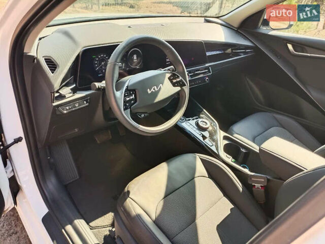 Белый Киа Niro, объемом двигателя 0 л и пробегом 64 тыс. км за 22000 $, фото 9 на Automoto.ua