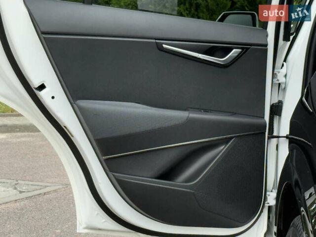 Киа Niro 2023 в Дрогобыче на Automoto.ua Белый Киа Niro, объемом двигателя 0 л и пробегом 57 тыс. км за 23850 $, фото 93 на Automoto.ua