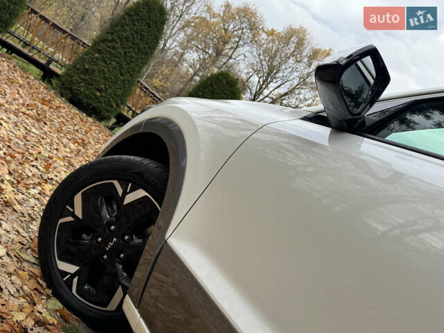 Білий Кіа Niro, об'ємом двигуна 0 л та пробігом 85 тис. км за 26899 $, фото 95 на Automoto.ua