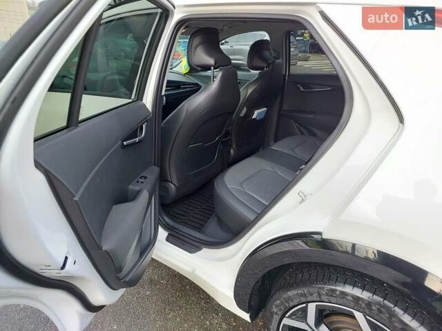Белый Киа Niro, объемом двигателя 0 л и пробегом 17 тыс. км за 31200 $, фото 7 на Automoto.ua