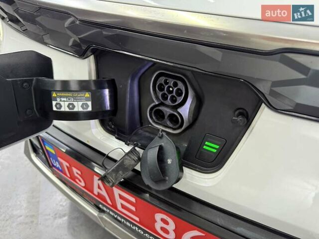 Белый Киа Niro, объемом двигателя 0 л и пробегом 44 тыс. км за 29759 $, фото 10 на Automoto.ua