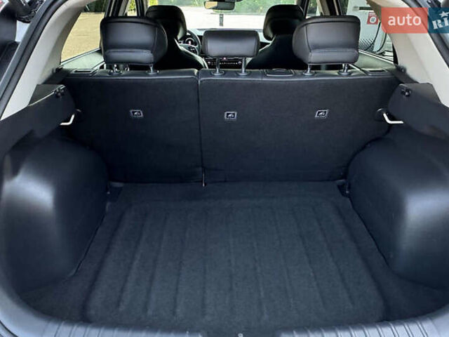 Білий Кіа Niro, об'ємом двигуна 0 л та пробігом 27 тис. км за 18700 $, фото 16 на Automoto.ua