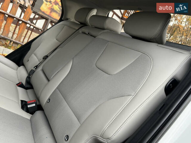 Білий Кіа Niro, об'ємом двигуна 0 л та пробігом 85 тис. км за 26899 $, фото 165 на Automoto.ua