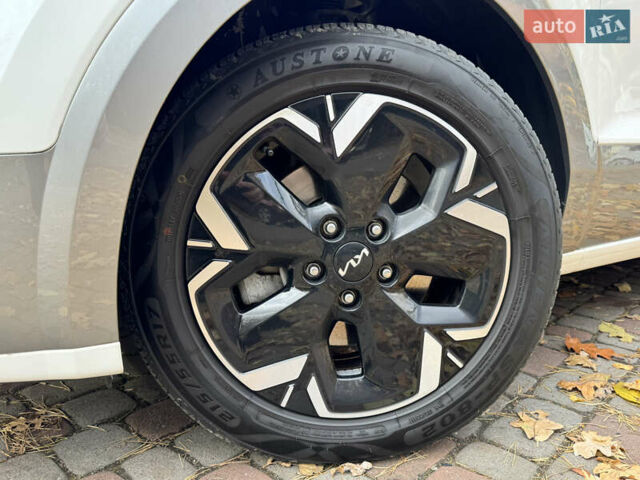 Білий Кіа Niro, об'ємом двигуна 0 л та пробігом 85 тис. км за 26899 $, фото 15 на Automoto.ua