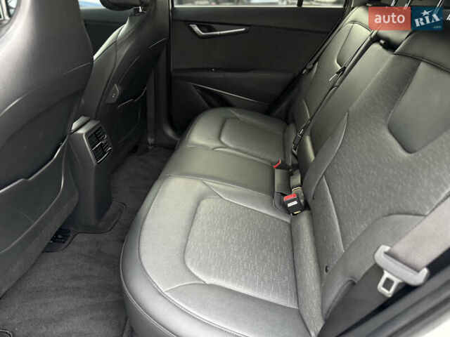 Белый Киа Niro, объемом двигателя 0 л и пробегом 24 тыс. км за 24700 $, фото 102 на Automoto.ua