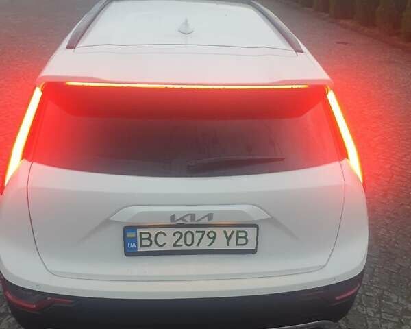 Білий Кіа Niro, об'ємом двигуна 0 л та пробігом 31 тис. км за 23500 $, фото 3 на Automoto.ua