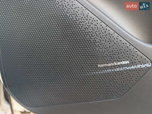 Білий Кіа Niro, об'ємом двигуна 0 л та пробігом 48 тис. км за 24999 $, фото 17 на Automoto.ua