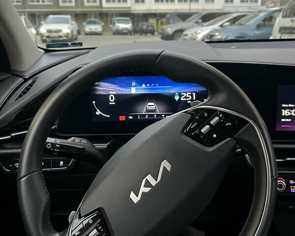 Белый Киа Niro, объемом двигателя 0 л и пробегом 120 тыс. км за 20000 $, фото 29 на Automoto.ua