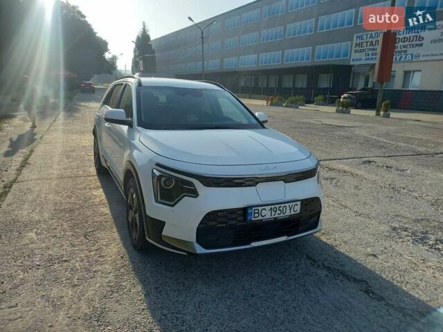 Белый Киа Niro, объемом двигателя 0 л и пробегом 77 тыс. км за 24000 $, фото 3 на Automoto.ua