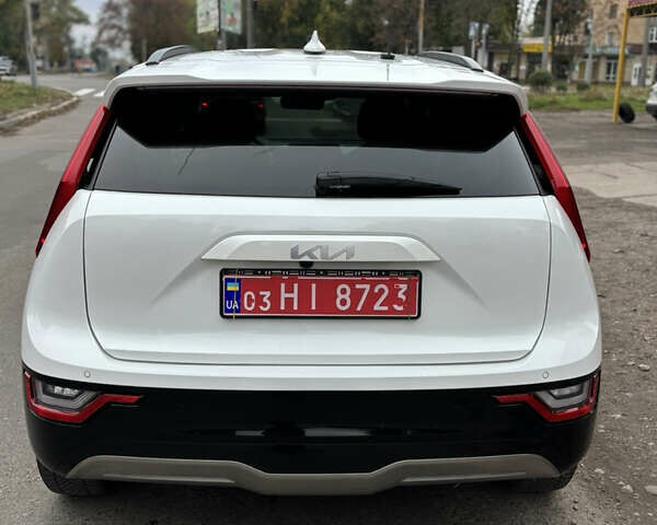 Киа Niro 2023 в Черкассах на Automoto.ua Белый Киа Niro, объемом двигателя 0 л и пробегом 81 тыс. км за 27400 $, фото 4 на Automoto.ua
