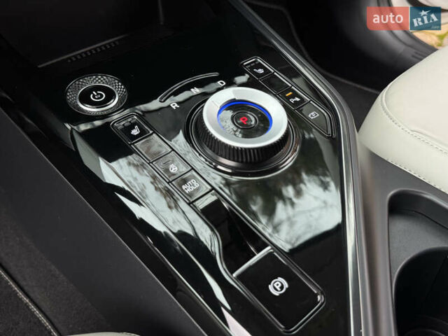 Білий Кіа Niro, об'ємом двигуна 0 л та пробігом 85 тис. км за 26899 $, фото 140 на Automoto.ua