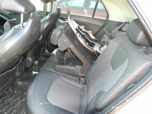 Белый Киа Niro, объемом двигателя 1.6 л и пробегом 18 тыс. км за 17000 $, фото 21 на Automoto.ua