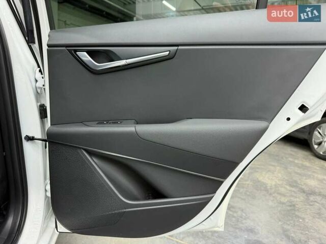 Белый Киа Niro, объемом двигателя 0 л и пробегом 44 тыс. км за 29759 $, фото 27 на Automoto.ua