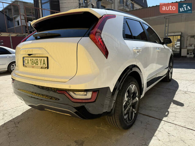 Киа Niro 2023 в Умани на Automoto.ua Белый Киа Niro, объемом двигателя 0 л и пробегом 83 тыс. км за 24600 $, фото 1 на Automoto.ua