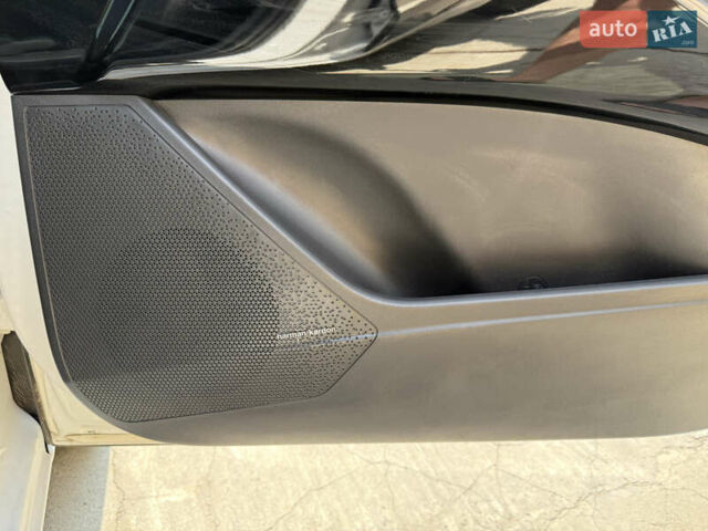 Киа Niro 2023 в Умани на Automoto.ua Белый Киа Niro, объемом двигателя 0 л и пробегом 83 тыс. км за 24600 $, фото 33 на Automoto.ua