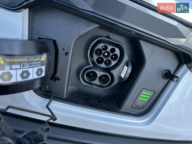 Білий Кіа Niro, об'ємом двигуна 0 л та пробігом 5 тис. км за 27980 $, фото 25 на Automoto.ua