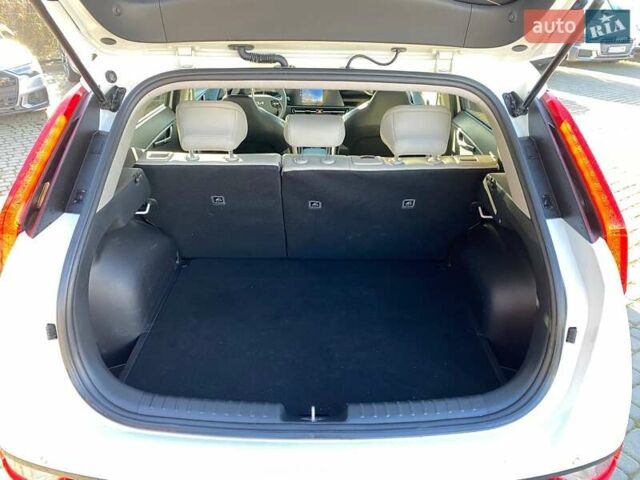 Білий Кіа Niro, об'ємом двигуна 1.6 л та пробігом 19 тис. км за 22900 $, фото 27 на Automoto.ua