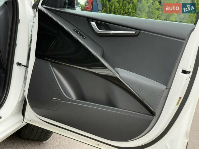 Киа Niro 2023 в Дрогобыче на Automoto.ua Белый Киа Niro, объемом двигателя 0 л и пробегом 57 тыс. км за 23850 $, фото 71 на Automoto.ua