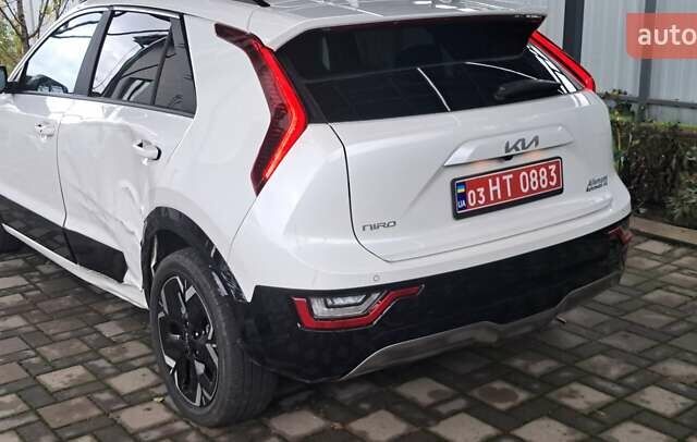 Білий Кіа Niro, об'ємом двигуна 0 л та пробігом 32 тис. км за 16500 $, фото 7 на Automoto.ua