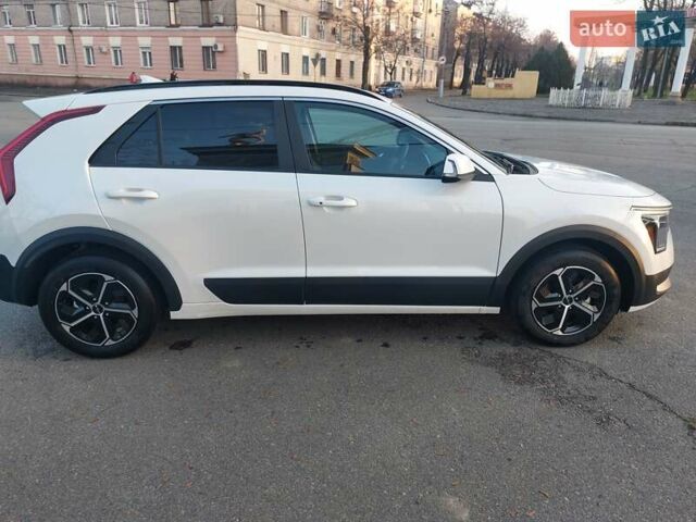Білий Кіа Niro, об'ємом двигуна 1.58 л та пробігом 7 тис. км за 29000 $, фото 5 на Automoto.ua
