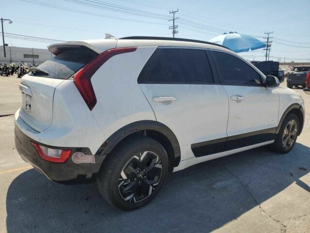 Белый Киа Niro, объемом двигателя 0 л и пробегом 50 тыс. км за 12000 $, фото 3 на Automoto.ua