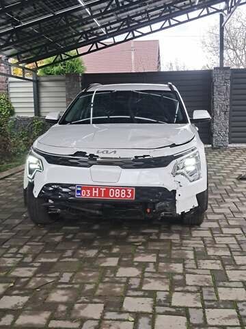 Білий Кіа Niro, об'ємом двигуна 0 л та пробігом 32 тис. км за 16500 $, фото 2 на Automoto.ua