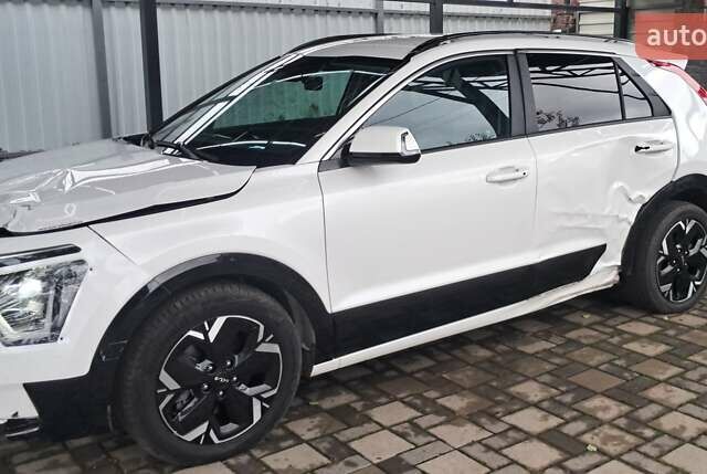 Білий Кіа Niro, об'ємом двигуна 0 л та пробігом 32 тис. км за 16500 $, фото 8 на Automoto.ua