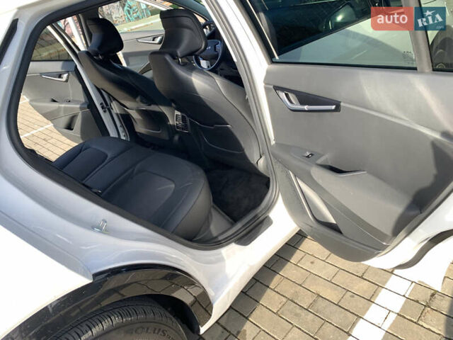 Белый Киа Niro, объемом двигателя 0 л и пробегом 35 тыс. км за 24900 $, фото 31 на Automoto.ua