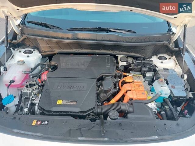 Білий Кіа Niro, об'ємом двигуна 1.58 л та пробігом 7 тис. км за 29000 $, фото 2 на Automoto.ua