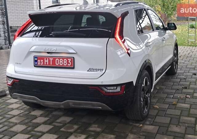 Білий Кіа Niro, об'ємом двигуна 0 л та пробігом 32 тис. км за 16500 $, фото 5 на Automoto.ua