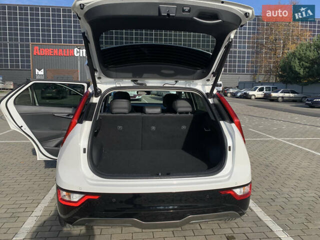 Белый Киа Niro, объемом двигателя 0 л и пробегом 35 тыс. км за 24900 $, фото 28 на Automoto.ua