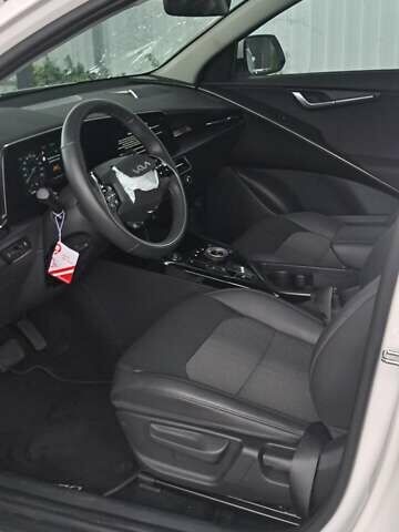 Білий Кіа Niro, об'ємом двигуна 0 л та пробігом 32 тис. км за 16500 $, фото 9 на Automoto.ua